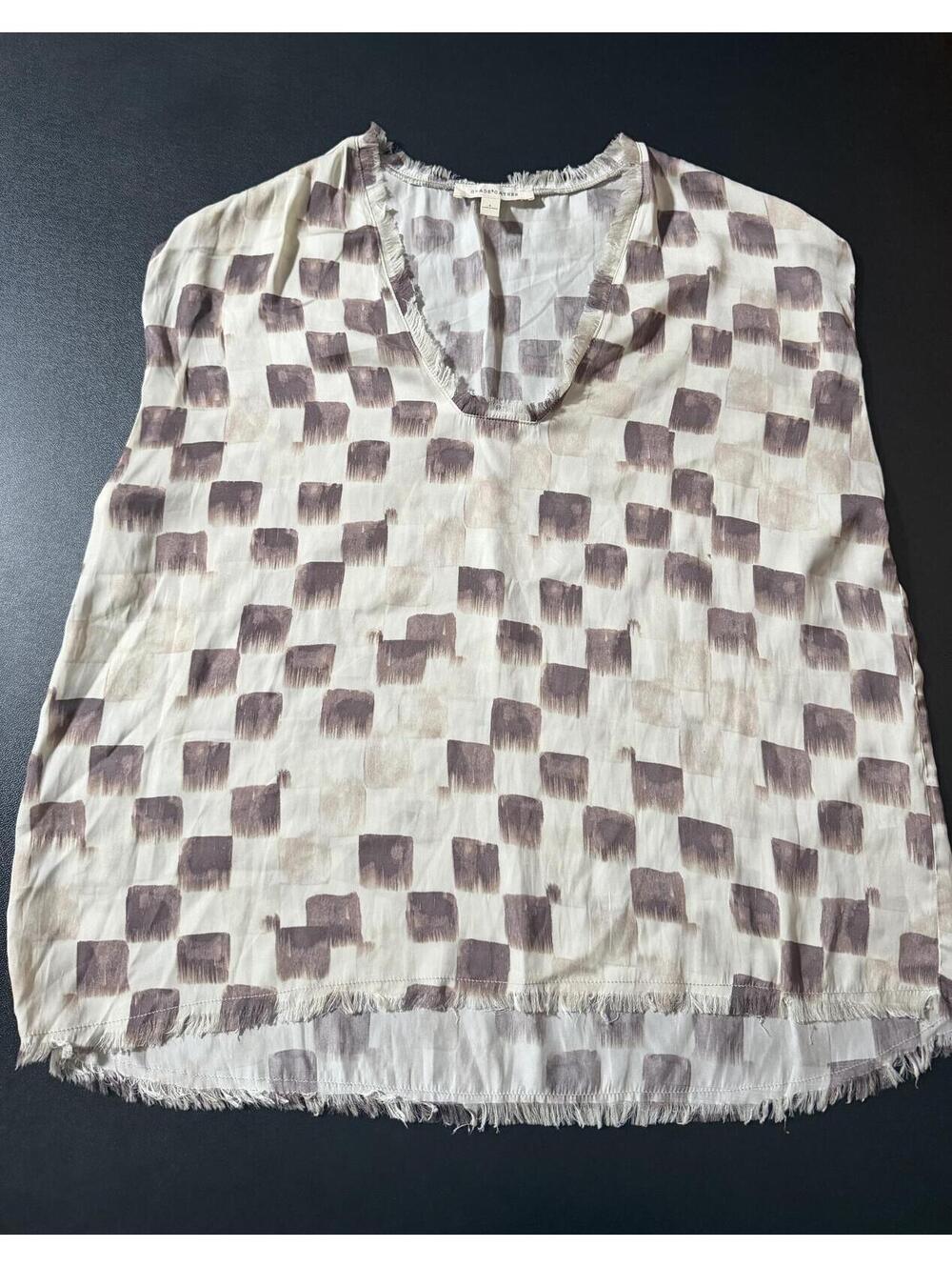 Grade & Gather Women’s Small Abstract Print Frayed Hem Sleeveless V-Neck Blouse